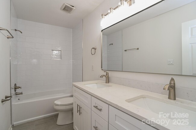 Building Photo - 8506 Ducksbill Dr