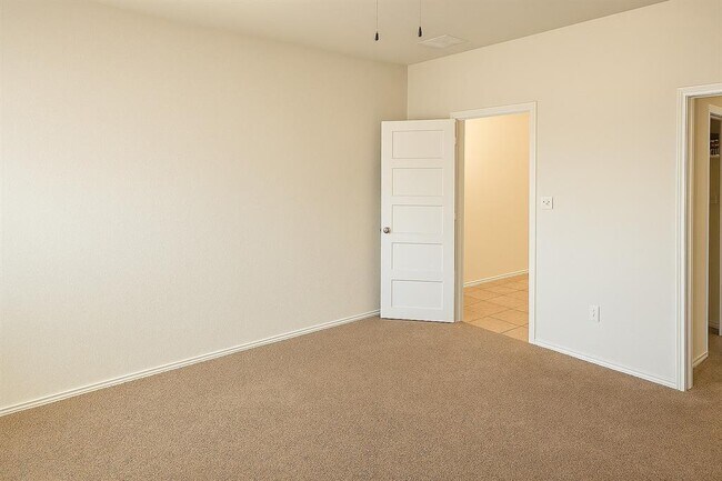 Building Photo - 208 Durata Dr