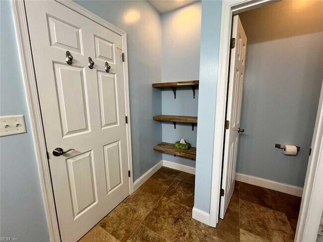 Building Photo - 1812 Kempsville Crossing Ln
