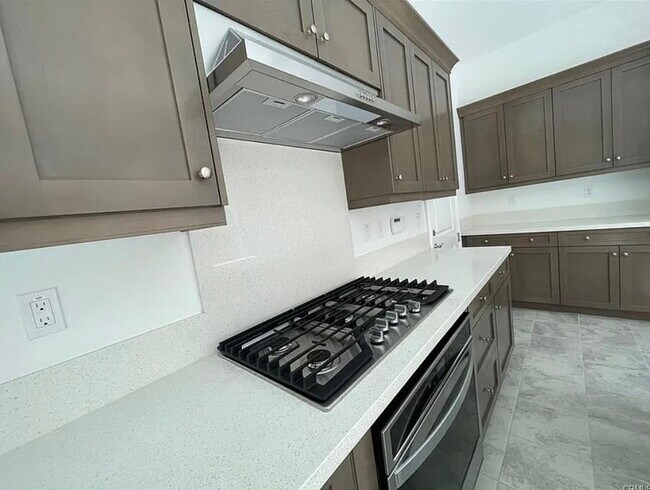 Building Photo - 20814 Bur Oak Cir