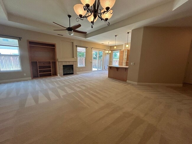 Building Photo - Nice Oakdale home on corner lot