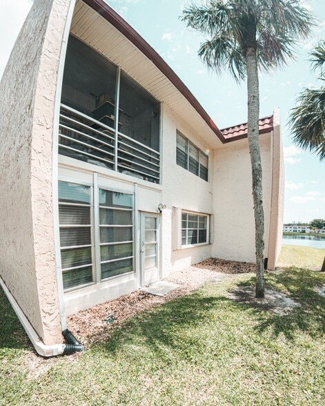 Building Photo - 204 Lake Frances Dr