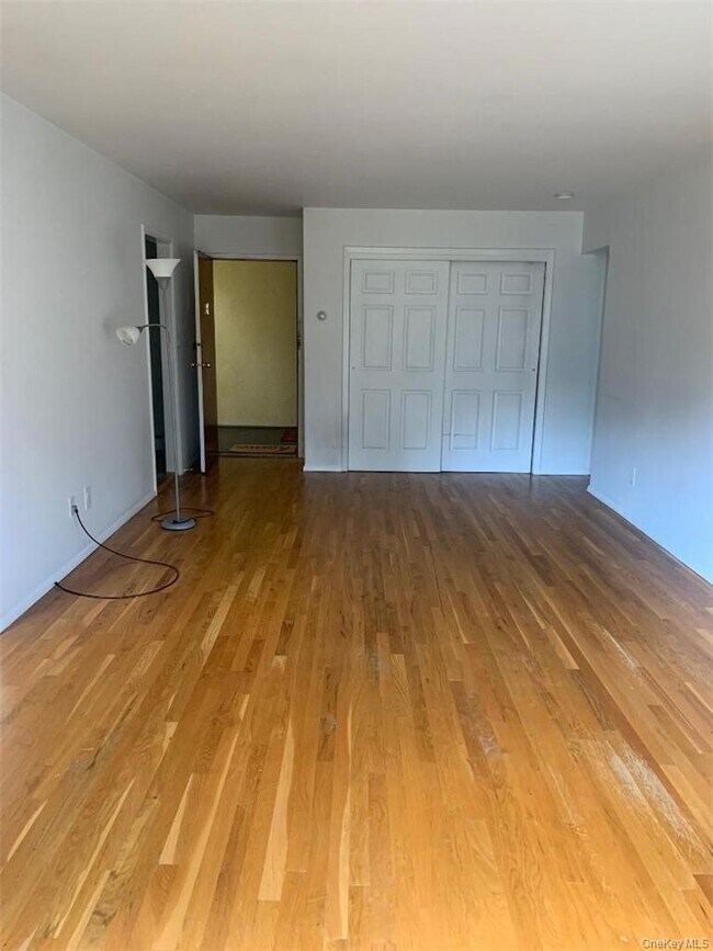 Building Photo - 12 Charles Ln