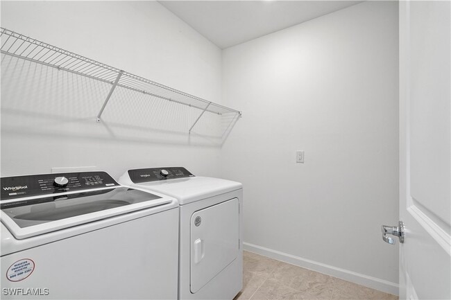 Building Photo - 42425 Cascade Dr