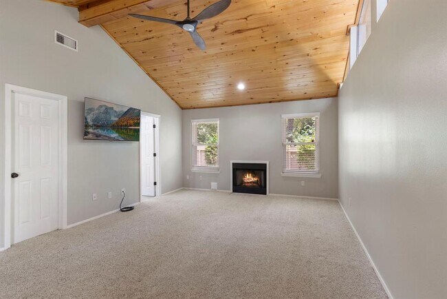 Building Photo - 21 Riverbank Dr