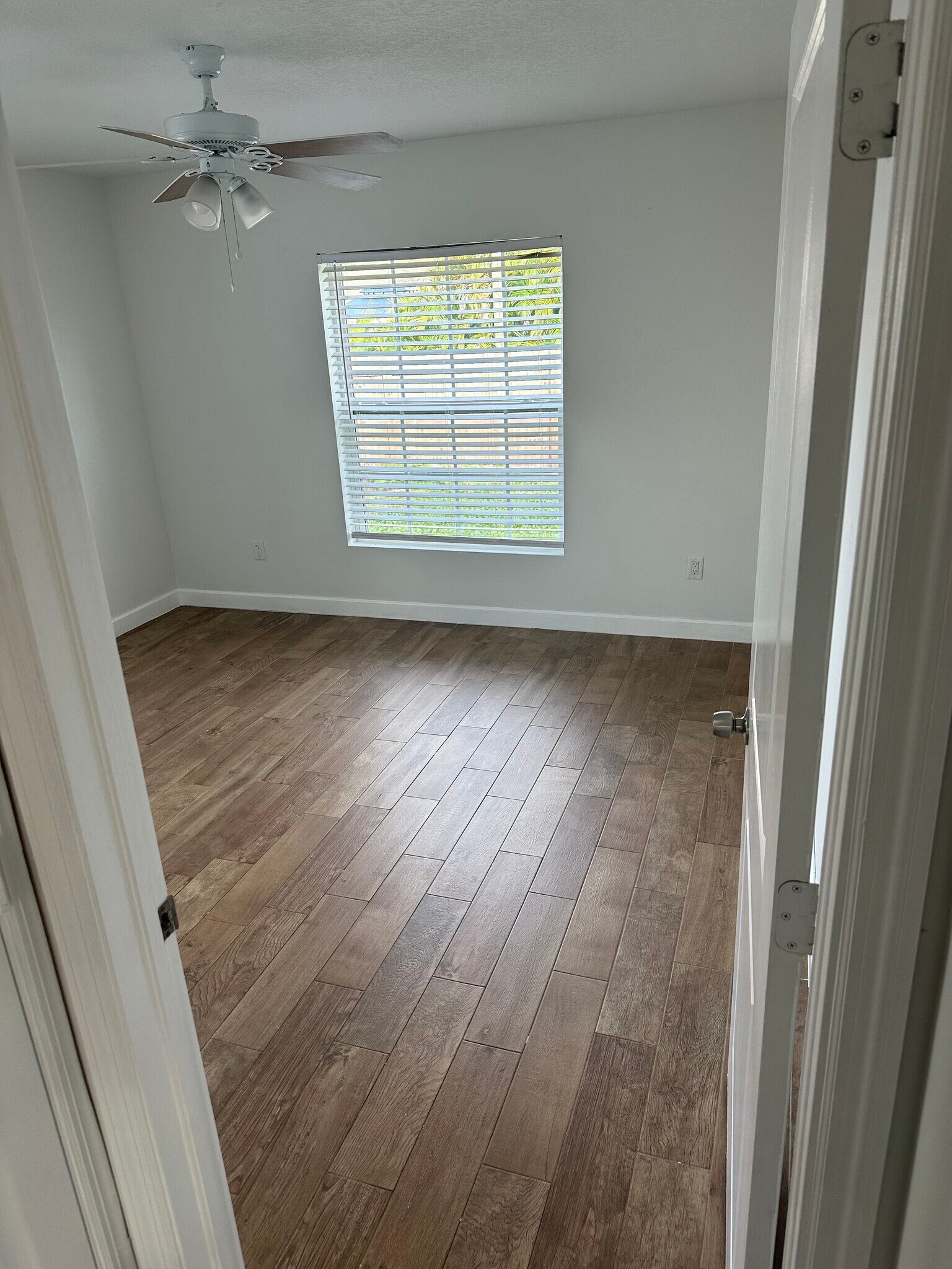 Building Photo - 1216 33rd Ave SW