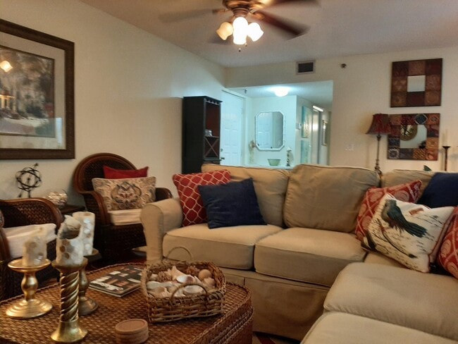 Building Photo - 955 Egret Cir