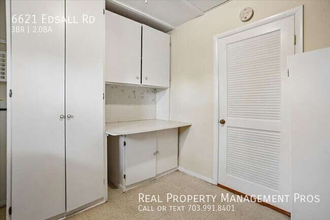 Building Photo - 6621 Edsall Rd