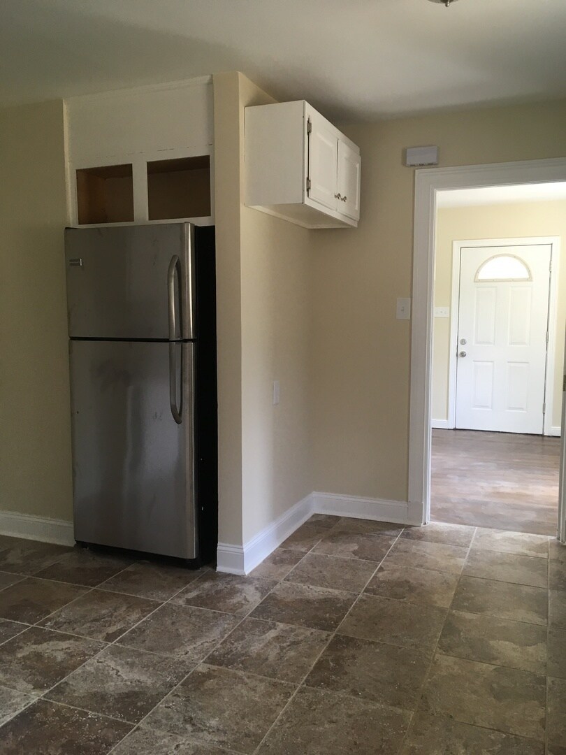 Building Photo - 1806 Parlow Dr