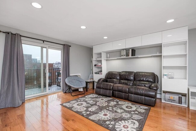 Primary Photo - 121 Tremont St
