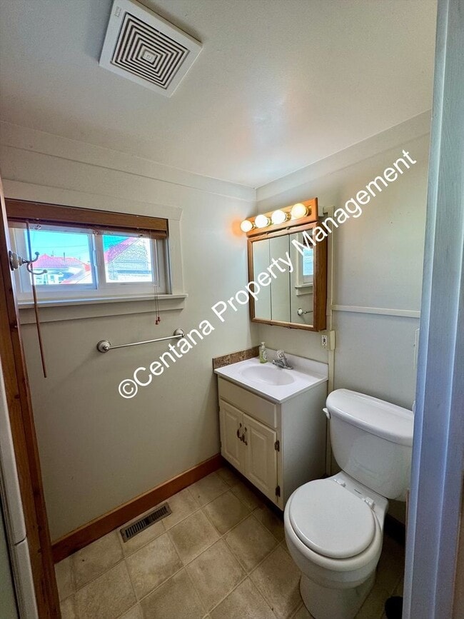 Building Photo - 1 Bed 1 Bath located in the heart of Anaconda