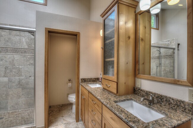 primary bath - 604B Little Chief Way