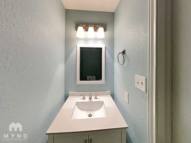 Building Photo - 9203 Silver Vista