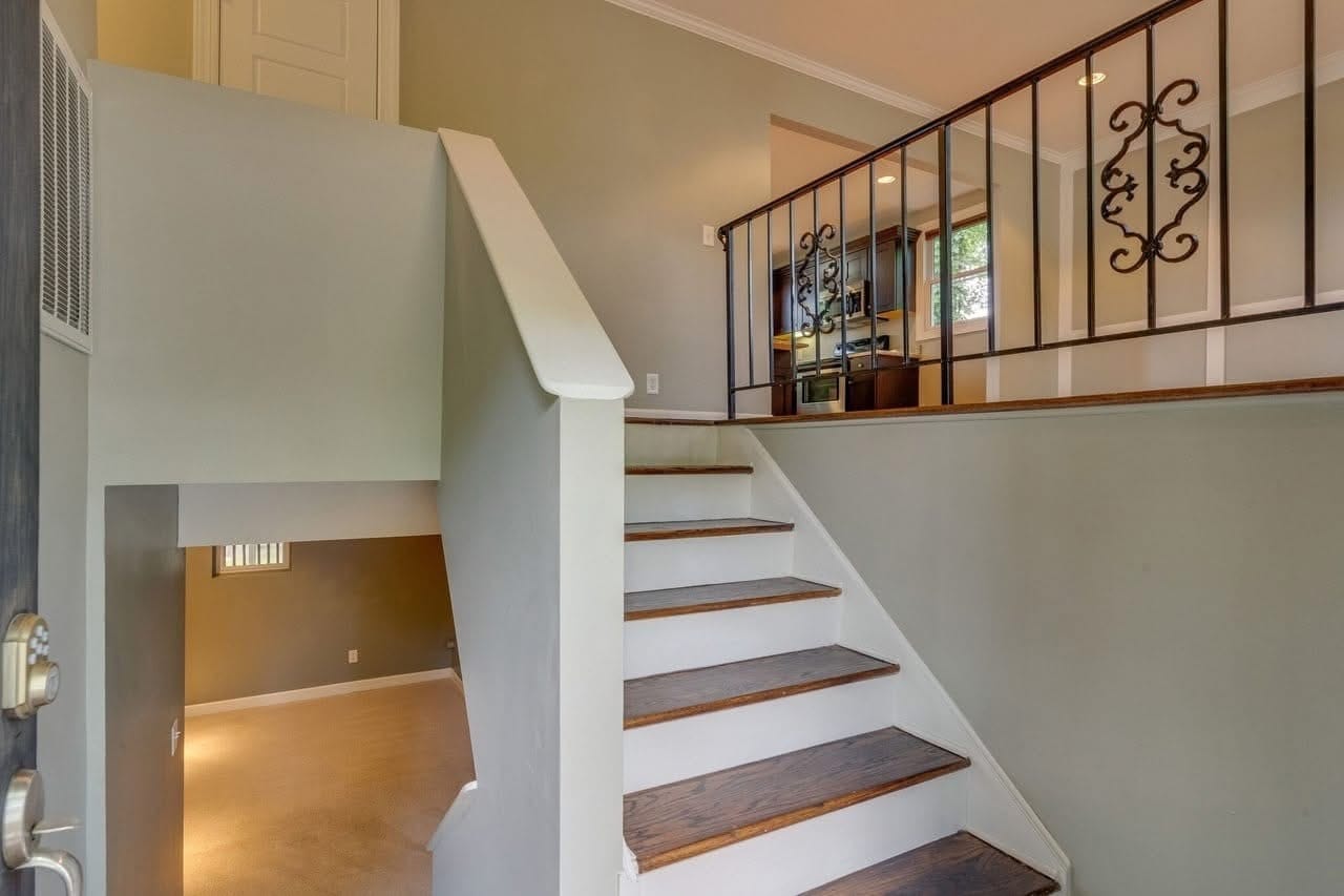 Building Photo - 6104 Nashua Ave