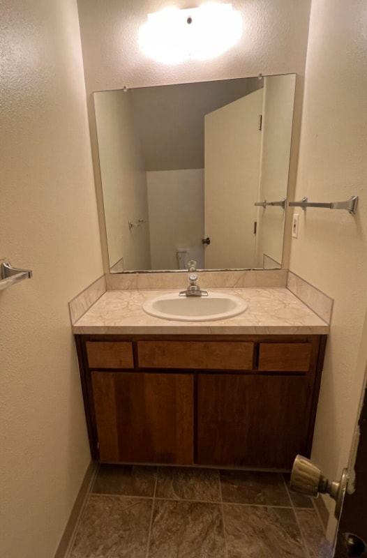 Building Photo - 100-190 SE Viewmont Ave