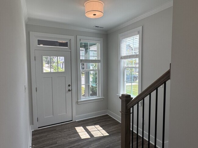 Building Photo - 3 Bed 2.5 Bath Brand New Townhome