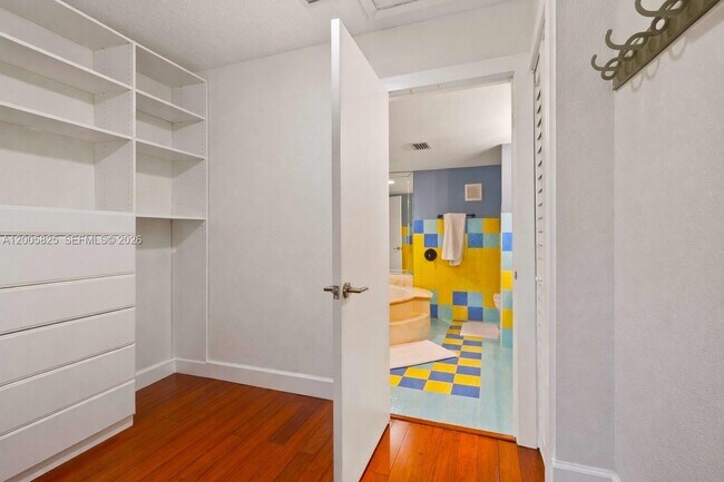 Building Photo - 6614 SW 114th Pl