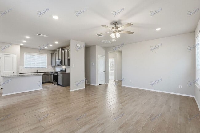 Building Photo - 7041 Helena Hl