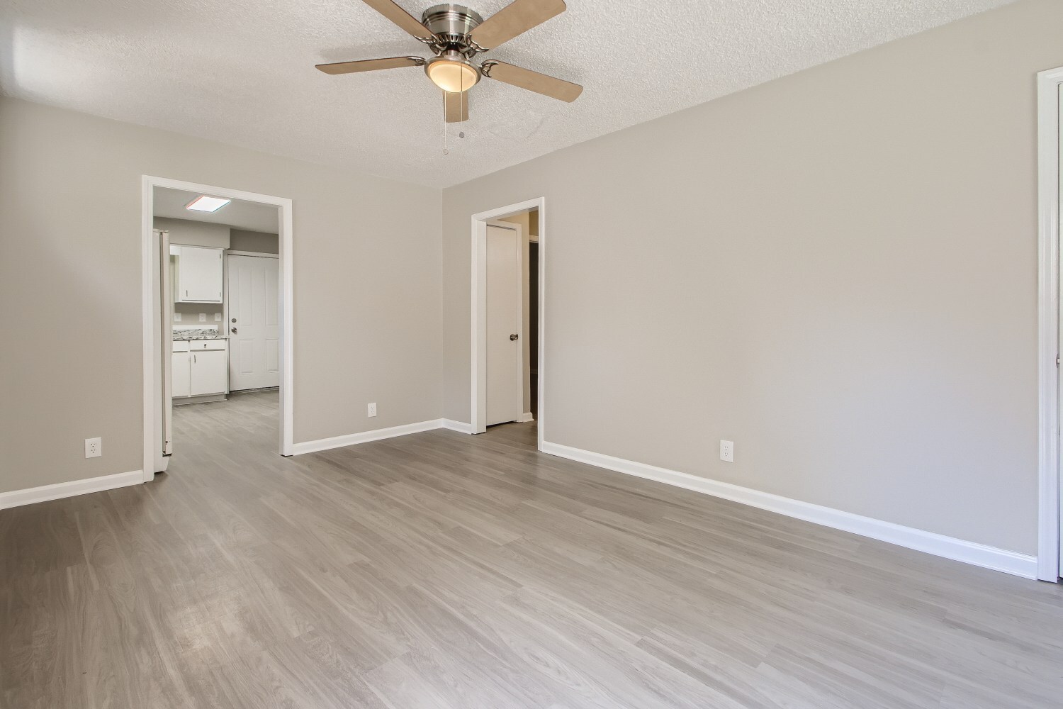 Building Photo - 4233 Valley Grove Dr