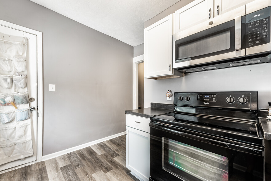 Building Photo - 424 N Walcott St