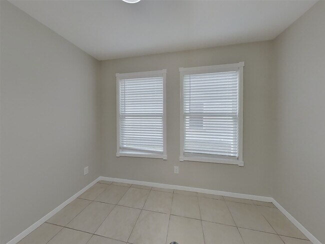 Building Photo - 16821 Greenhouse St