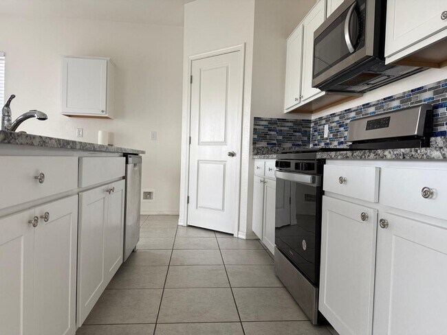 Building Photo - 5542 W Moody Trl