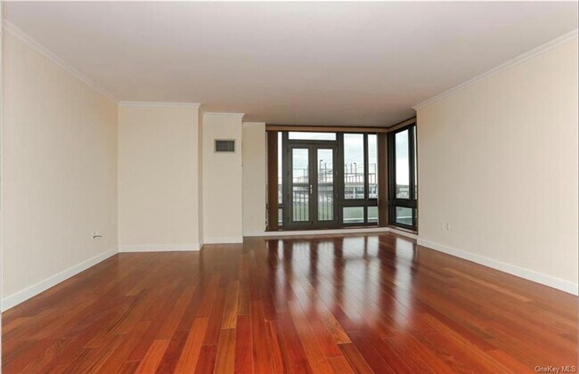 Building Photo - 10 City Pl
