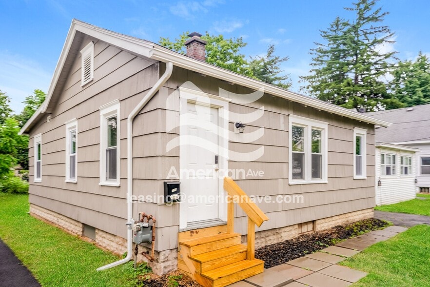 Building Photo - 120 Bradford St