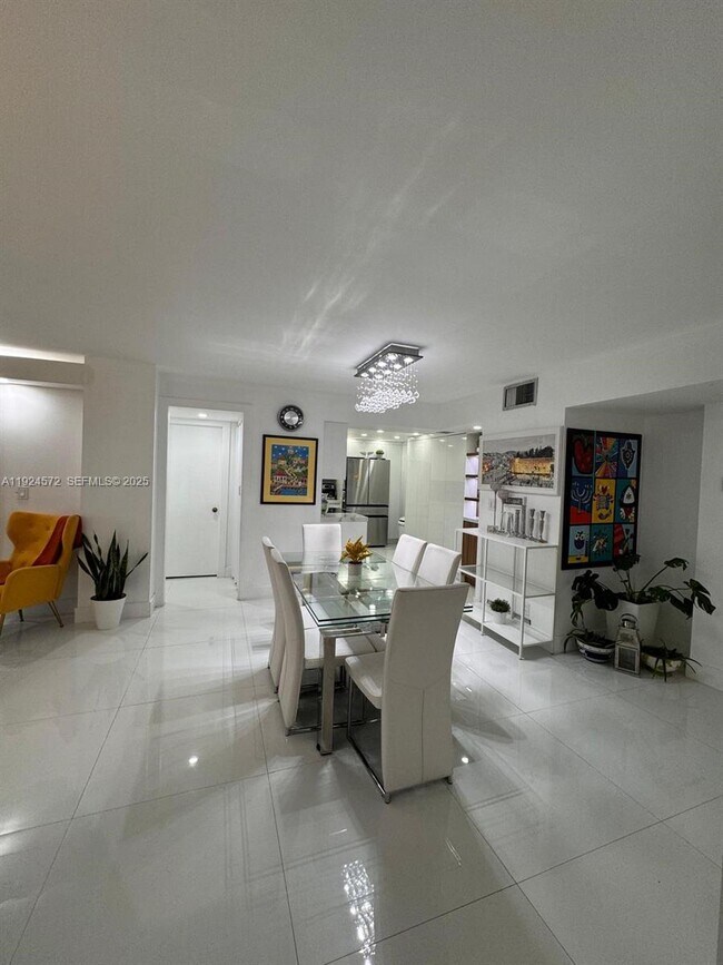 Building Photo - 3800 S Ocean Dr