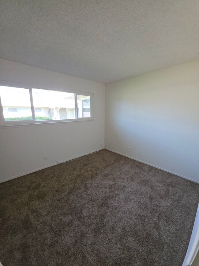 Building Photo - Beautiful 2BR/1BA Condo in Auburn - Move-I...