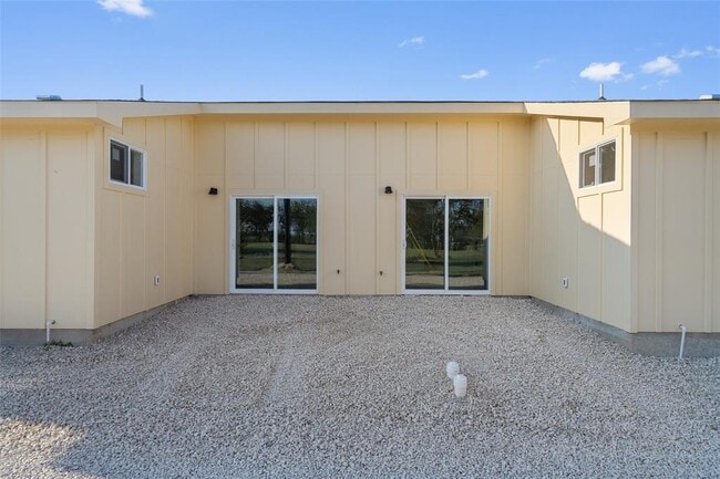 Building Photo - 533 Hackberry Rd