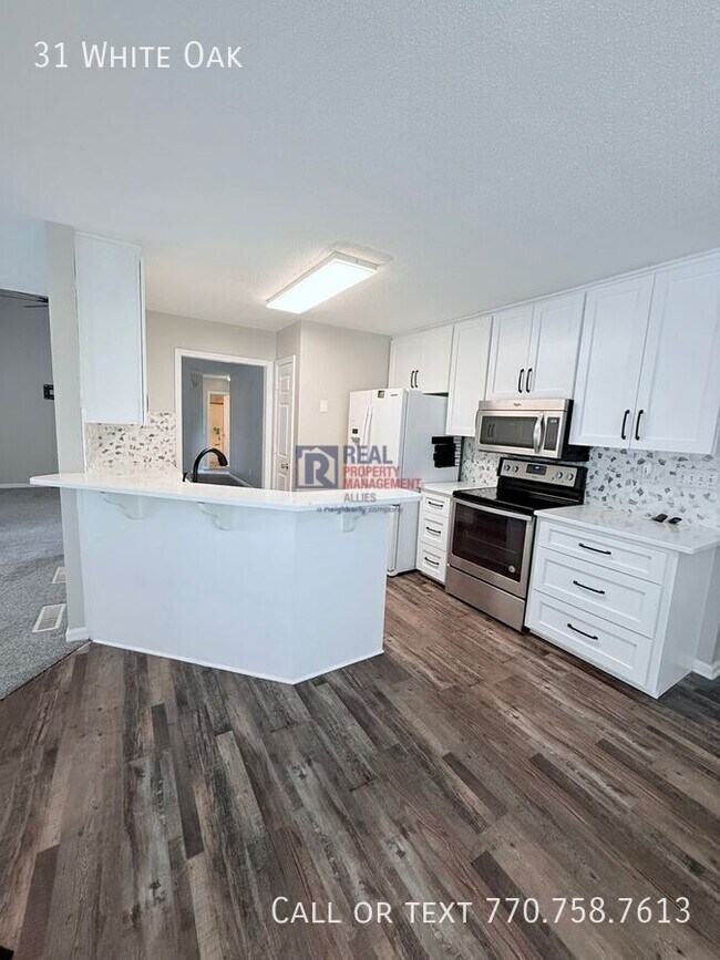 Building Photo - 31 White Oak Dr SE