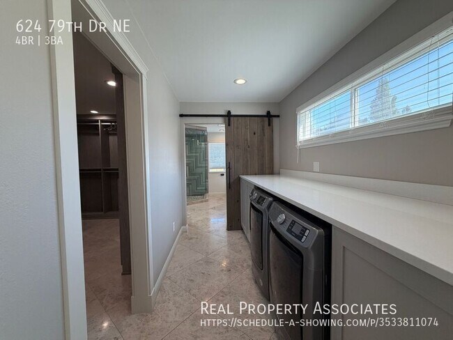 Building Photo - 624 79th Dr NE