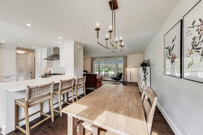 Building Photo - 511 S Dwyer Ave