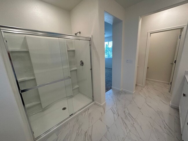 Building Photo - Beautiful Newer 4 Bedroom Home in Aspen-Sequoia Trails with Solar!