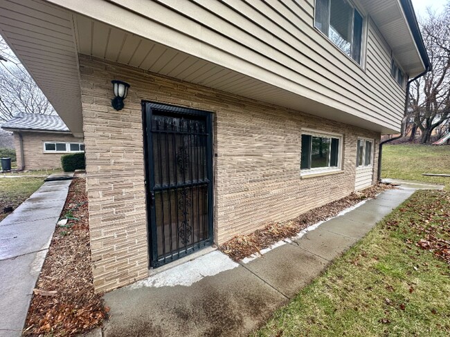 Primary Photo - 14460 Tulane St