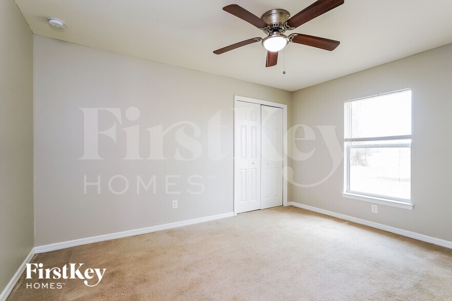 Building Photo - 3229 NW 1st Ave