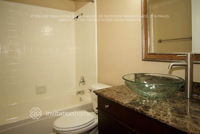 Building Photo - 501 Kalmia Dr