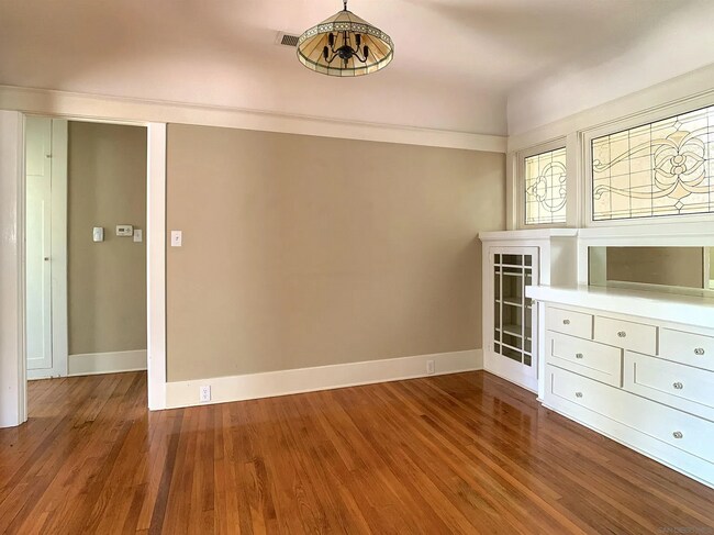 Building Photo - Charming Home with Prime Location & Ample Living Space