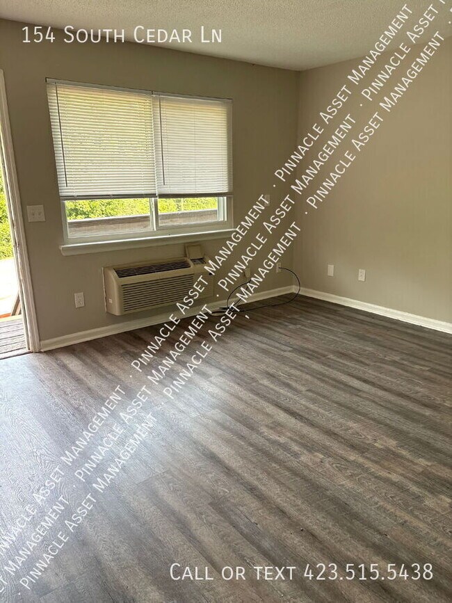 Building Photo - 154 S Cedar Ln