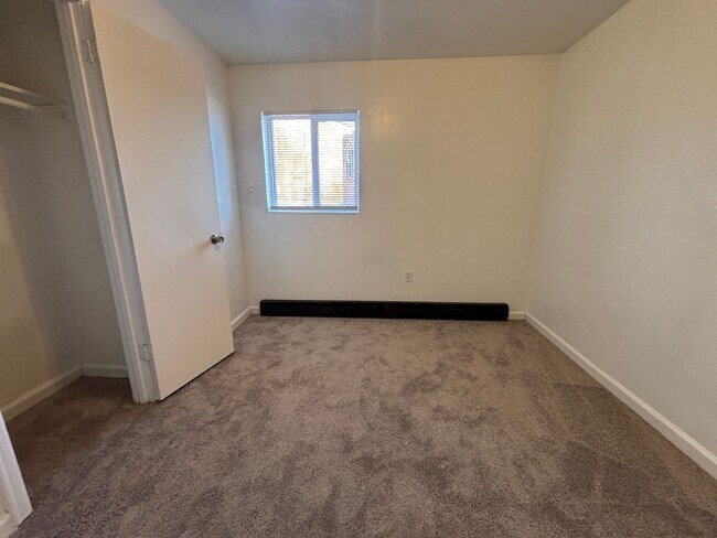 Building Photo - Idlewild Property