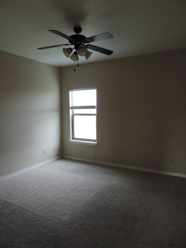 Building Photo - 9809 Sterling Loop