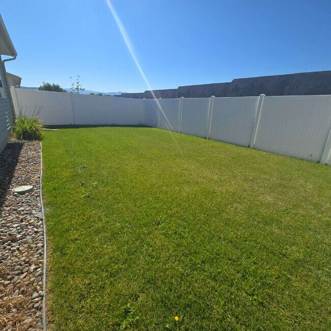 Building Photo - Townhouse, newly available