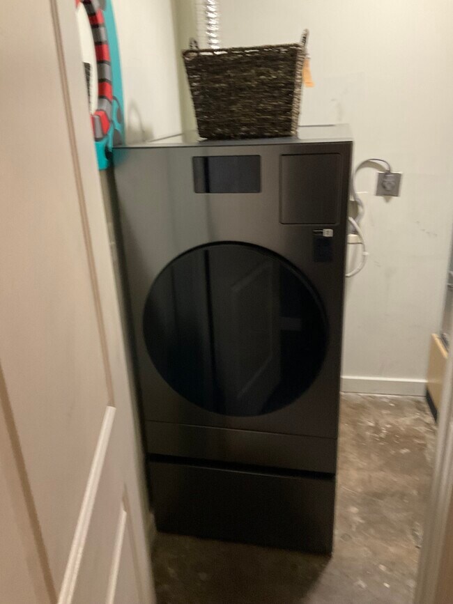 Building Photo - 701 Lamont St NW