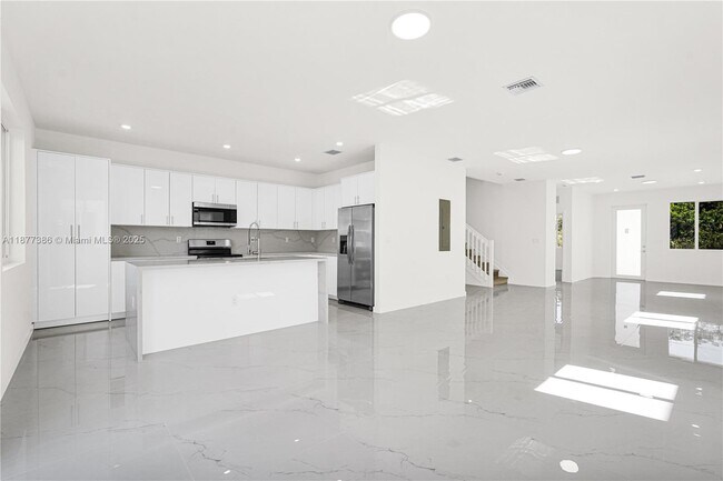 Building Photo - 22505 SW 125th Ave
