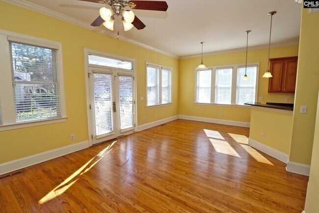 Building Photo - 1008 Woodrow St