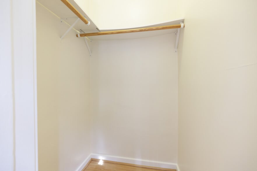 Building Photo - 1244 S Highland Ave