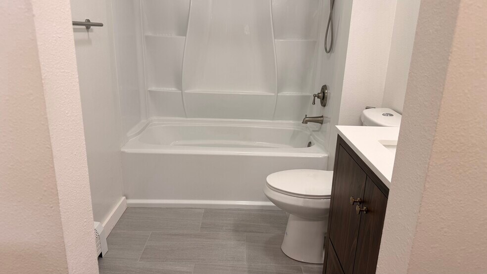 Newly renovated - 3001 E 42nd Ave
