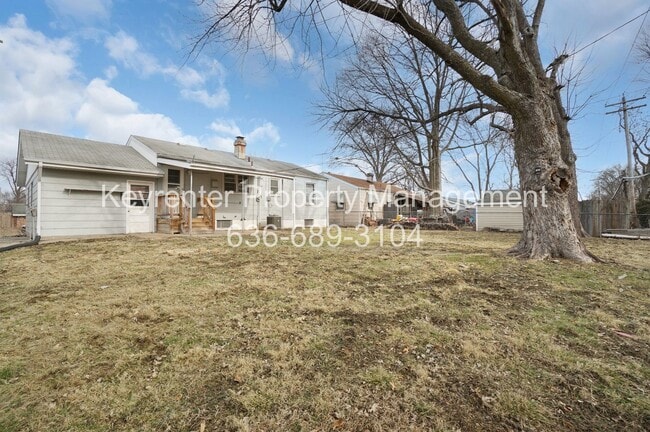 Building Photo - COMING SOON!! Charming 3-Bedroom Home in a Prime Saint Charles Location!