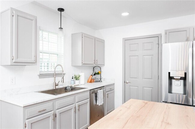 Building Photo - 1975 W Deane St